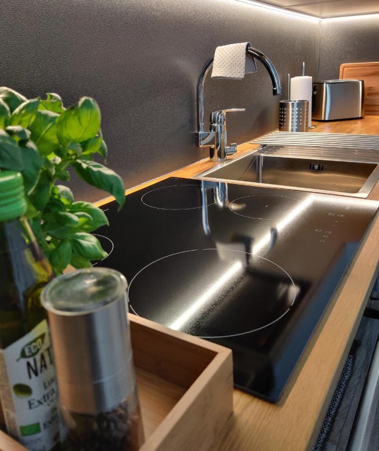 Trendy Apartment In The Heart Of Green Lahti, Free Parking Buitenkant foto